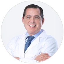 Dr. Jorge Higuera, gastroenterólogo y pediatra