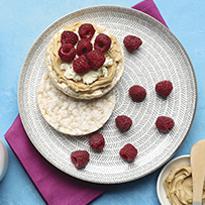 Tostada de arroz con crema de maní